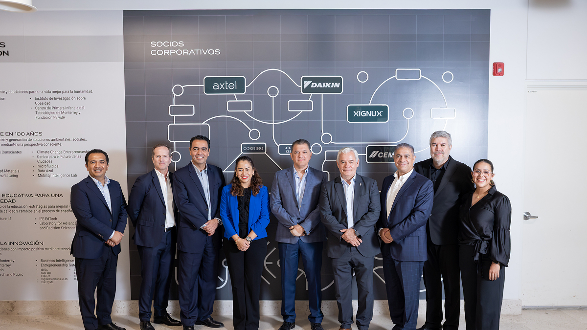 Axtel y Tec de Monterrey lanzan centro de IA